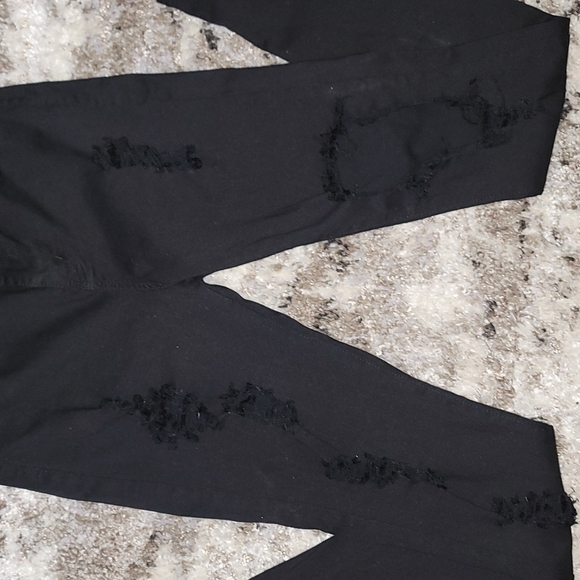 Fashion Nova Distressed Black Jeans Size 5 (26" waist) - Picture 3 of 5